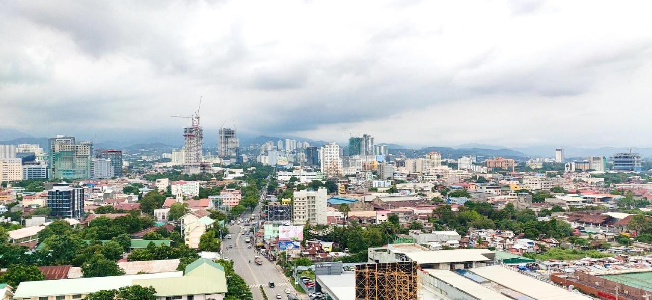 Sunvida Tower Stays Across Sm City Cebu Luaran gambar